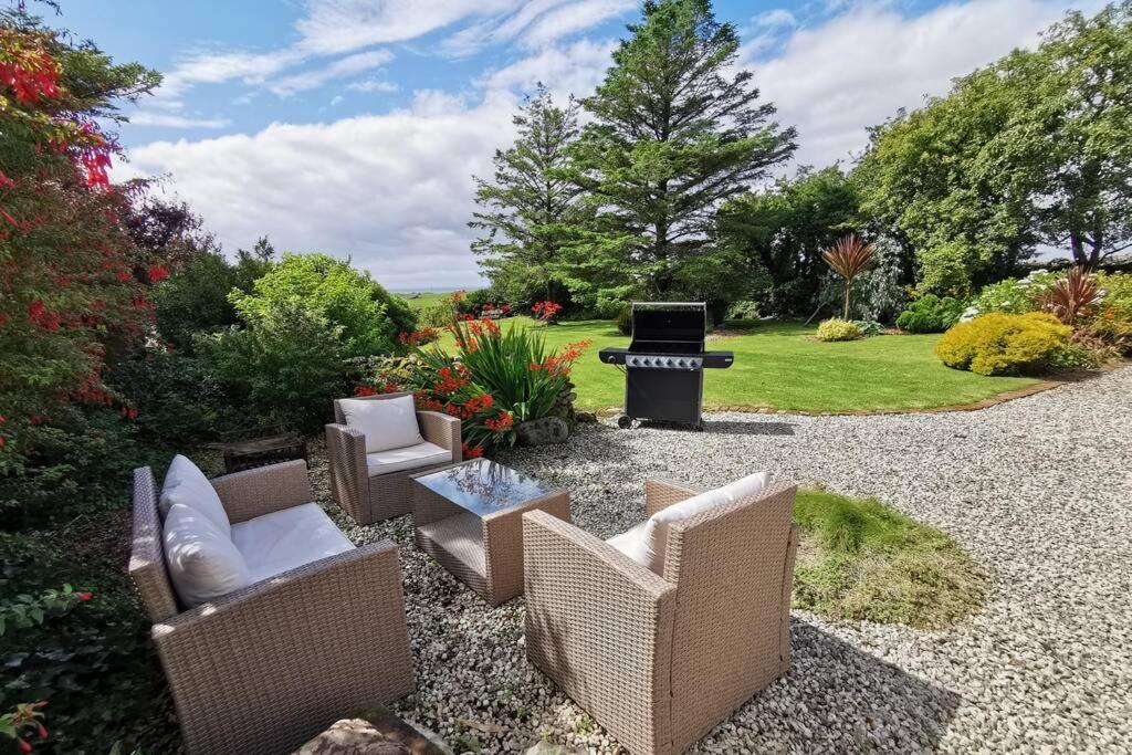 فيلا Cosy, Coastal Retreat With A Large Garden Monreith المظهر الخارجي الصورة