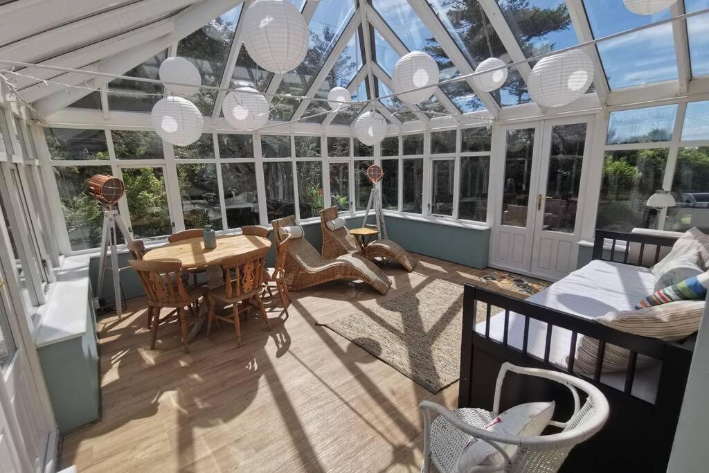 فيلا Cosy, Coastal Retreat With A Large Garden Monreith المظهر الخارجي الصورة